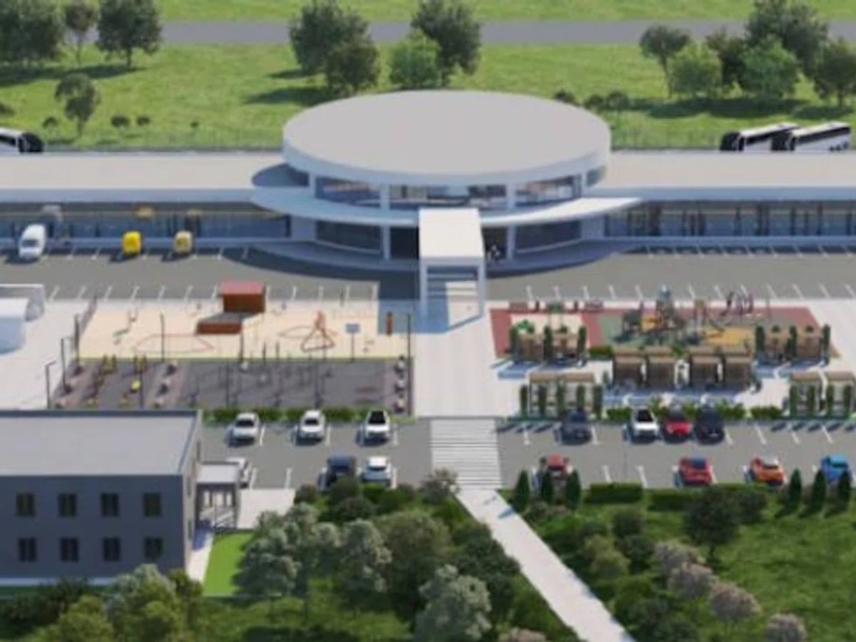    Проектом предусмотрено строительство на территории комплекса гостиницы, кафе, торговых помещений, парковочной зоны, а также автосервиса, включающего мойку и шиномонтаж