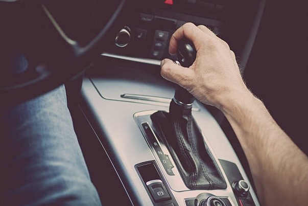 Верховный суд поставил точку в деле с водителем, которому запретили управлять атомобилем с МКПП. Решение суда