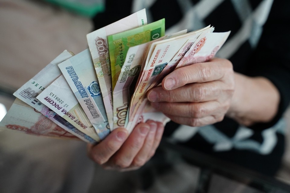    Те, кому начисляют пенсию на карту с 1 по 11 число каждого месяца, январскую выплату получат в декабре Светлана МАКОВЕЕВА