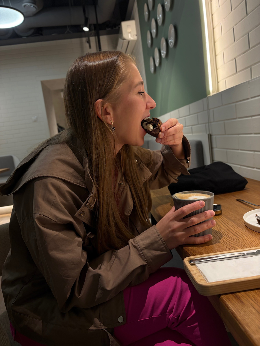 Ну иногда же невозможно удержаться от теплого печенья и кофе 🍪☕️