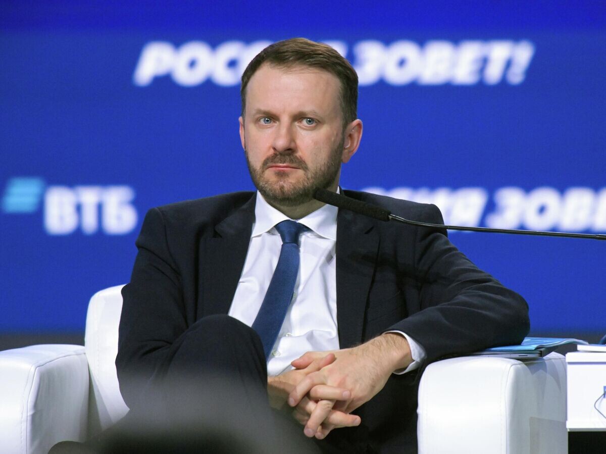    Заместитель руководителя администрации президента РФ Максим Орешкин на пленарном заседании инвестиционного форума ВТБ "Россия зовет!" | © РИА Новости / Евгений Биятов