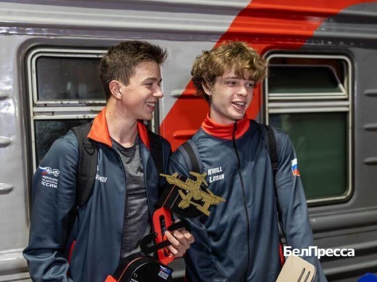     Вячеслав Гладков поздравил юных белгородцев с победой на «Играх будущего», Фото: Алексей Дацковский/БелПресса (архив)