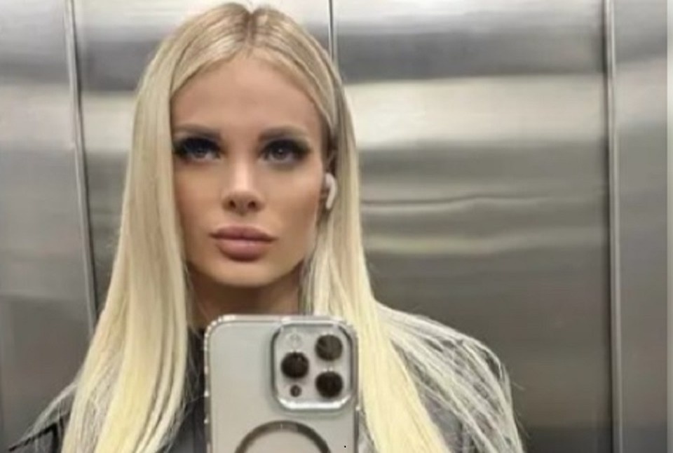    Анжелике собирают деньги на реабилитацию.