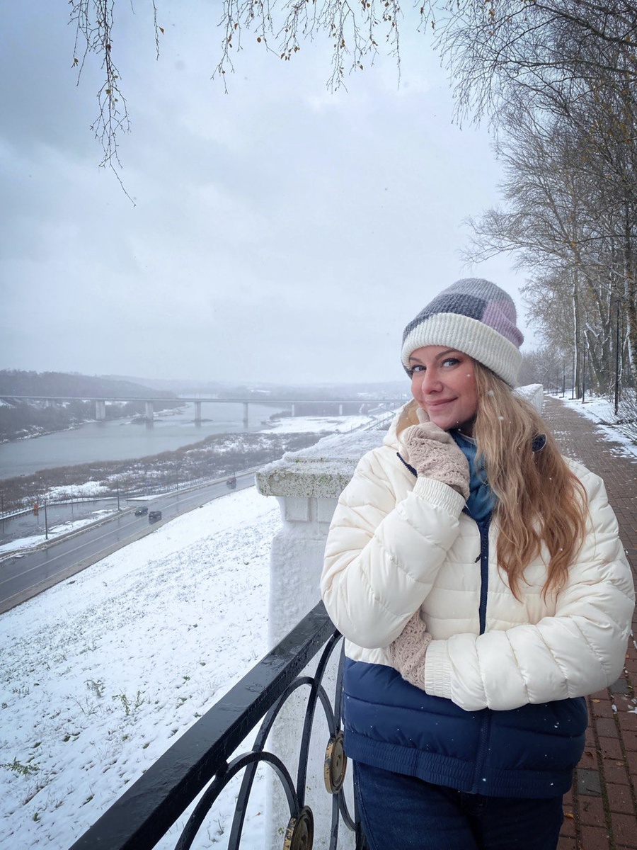 На фото: 
ведущая прогноза погоды на канале ТВЦ Алёна Дублюк