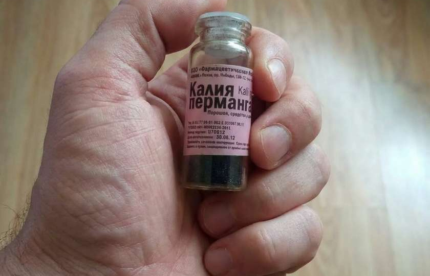 Набор "параноика" и как простая марганцовка может момочь автомобилисту зимой