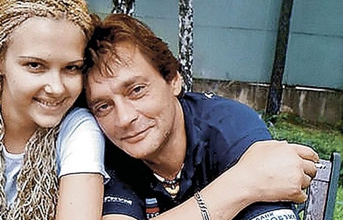    Несмотря на внешнюю силу, Лариса Черникова с юности боролась со страшным недугом.