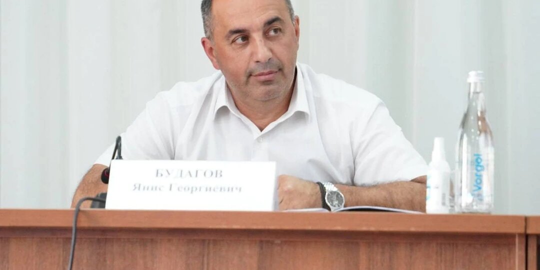 Глава Крымска Будагов задержан по обвинению в превышении должностных полномочий