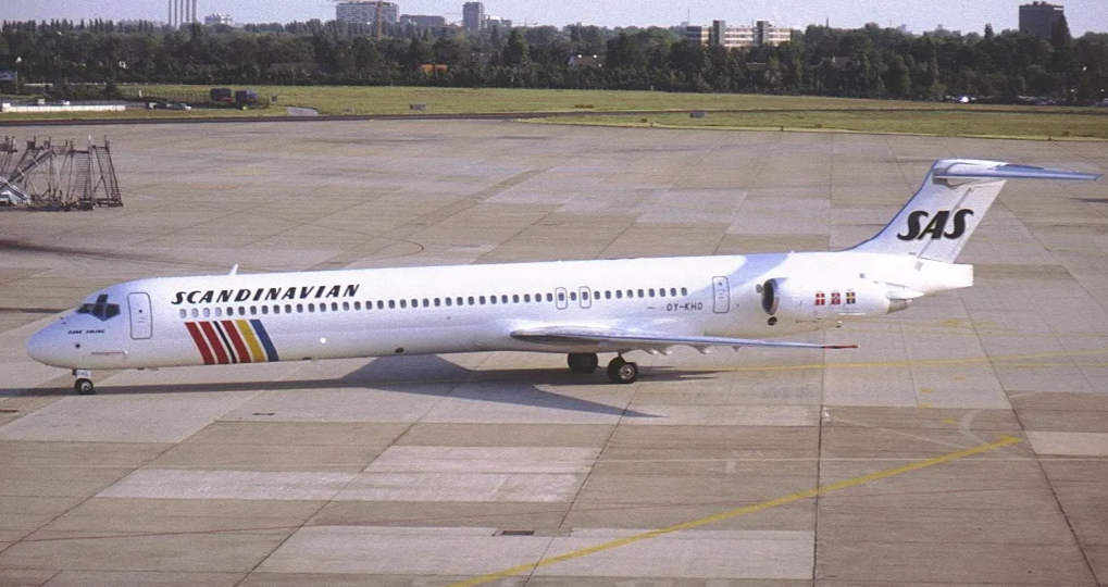 «Приготовьтесь к аварийной посадке, мы потеряли два двигателя», — приказал капитан. Крушение рейса 751 Scandinavian Airlines