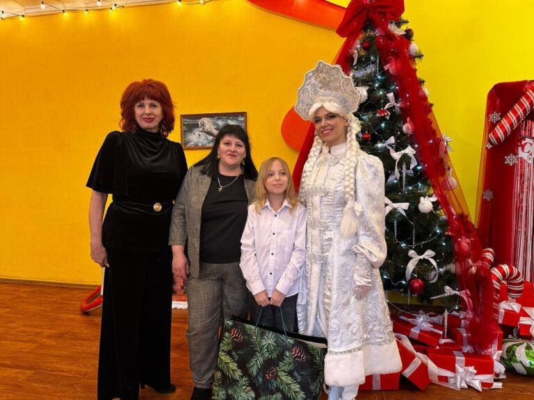    Оренбургский театр исполнил новогоднее желание девочки из Перевальска Мария Чалкина