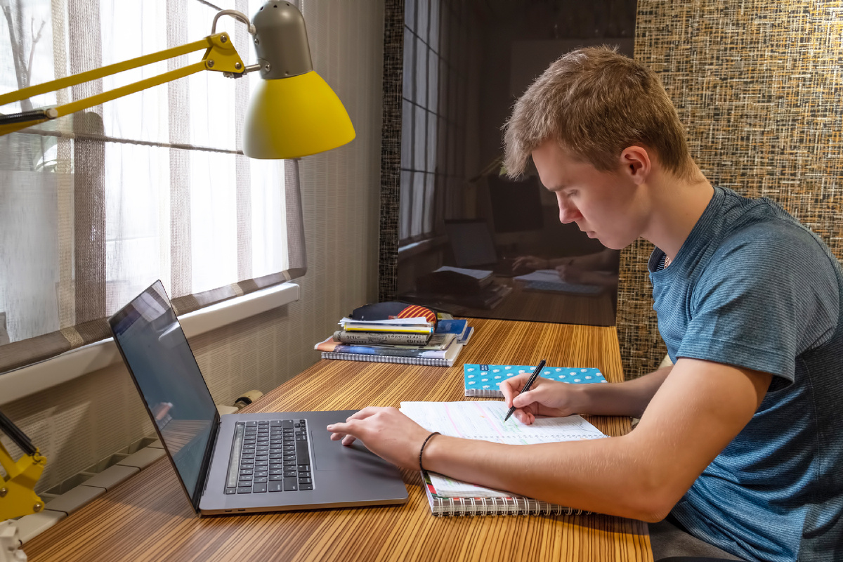 Подготовка к любому экзамену начинается со знакомства с сайтом ФИПИ.