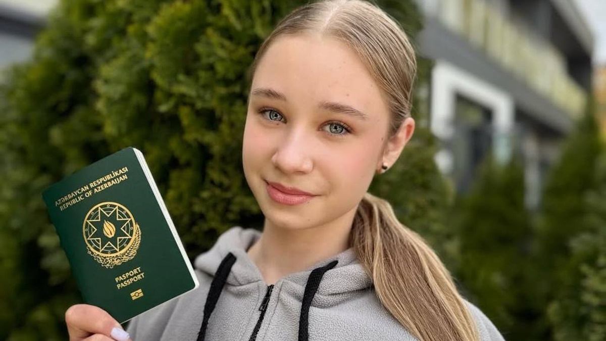 Ни стыда нет, ни совести. 