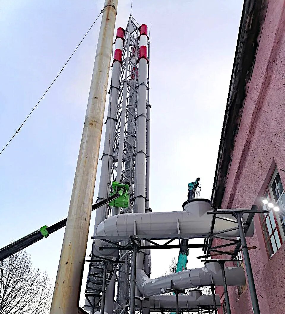 Ферменная дымовая труба (опорная 3-х гранная металлическая башня), высота 34 метра. дымовые трубы из нержавеющей стали. Производство Уральский завод дымоходов "Модуль" 