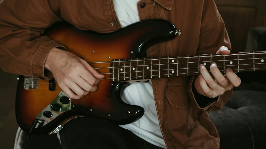 Электрогитара для начинающих: как выбрать и купить первую гитару