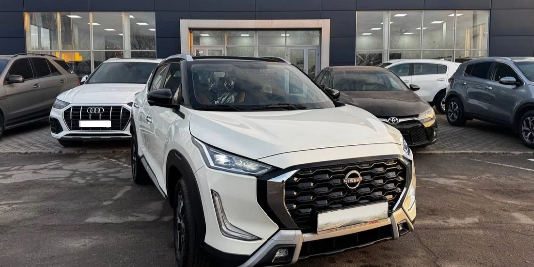 Дорожный просвет 205 мм. В России начали продавать кроссоверы Nissan Magnite. Сколько они стоят?