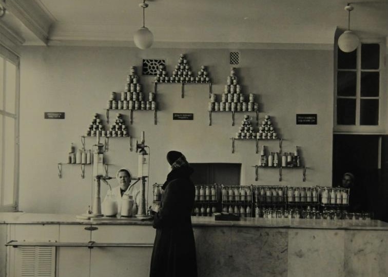 Как выглядели обычные советские продуктовые магазины в 1961 году