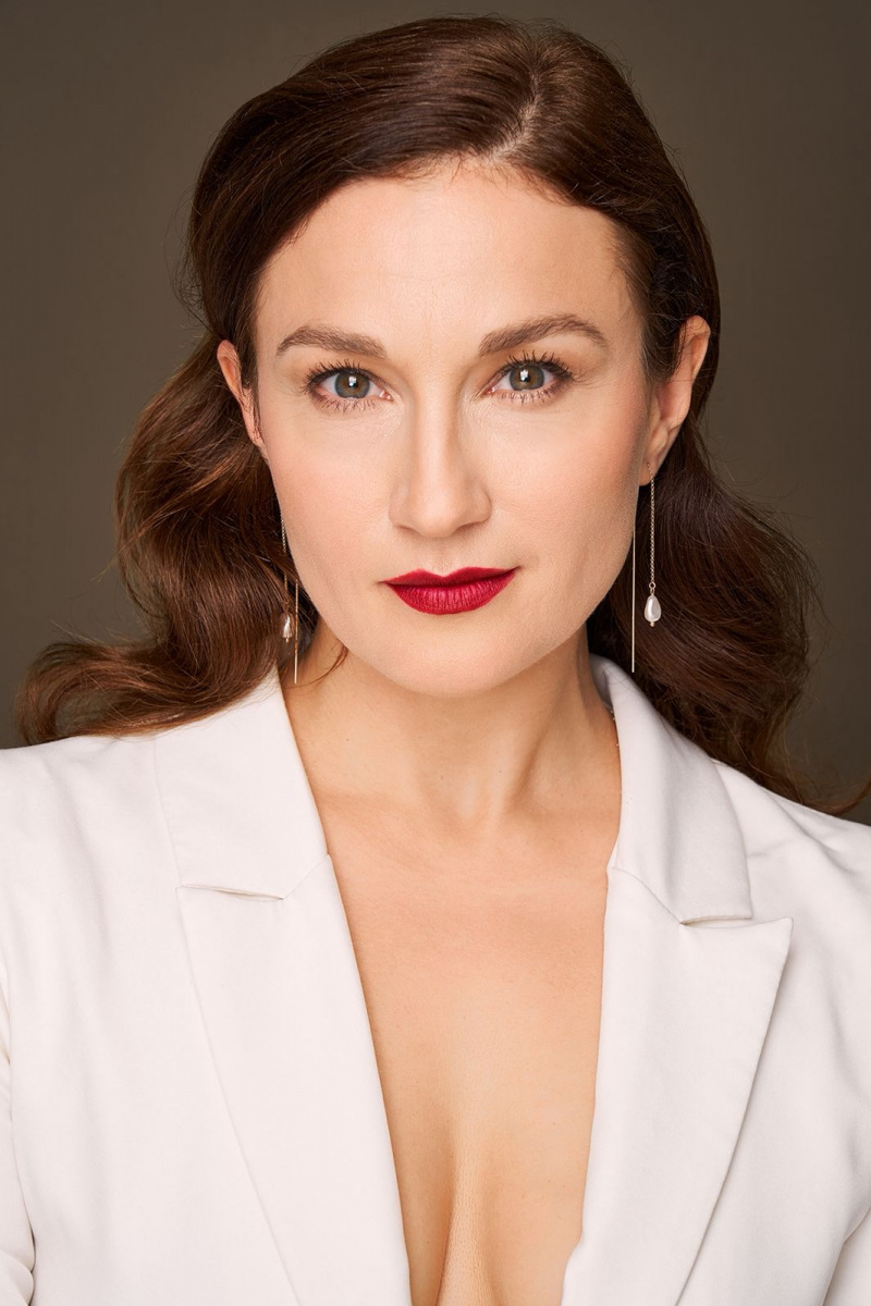 Актриса Инна Хотеенкова.
