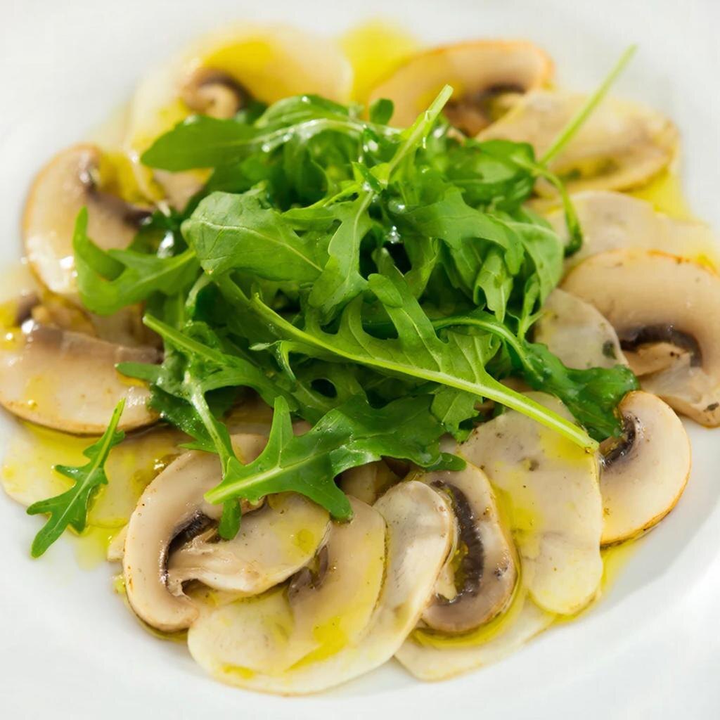 Карпаччо из шампиньонов с рукколой: Изысканная простота на вашем столе 