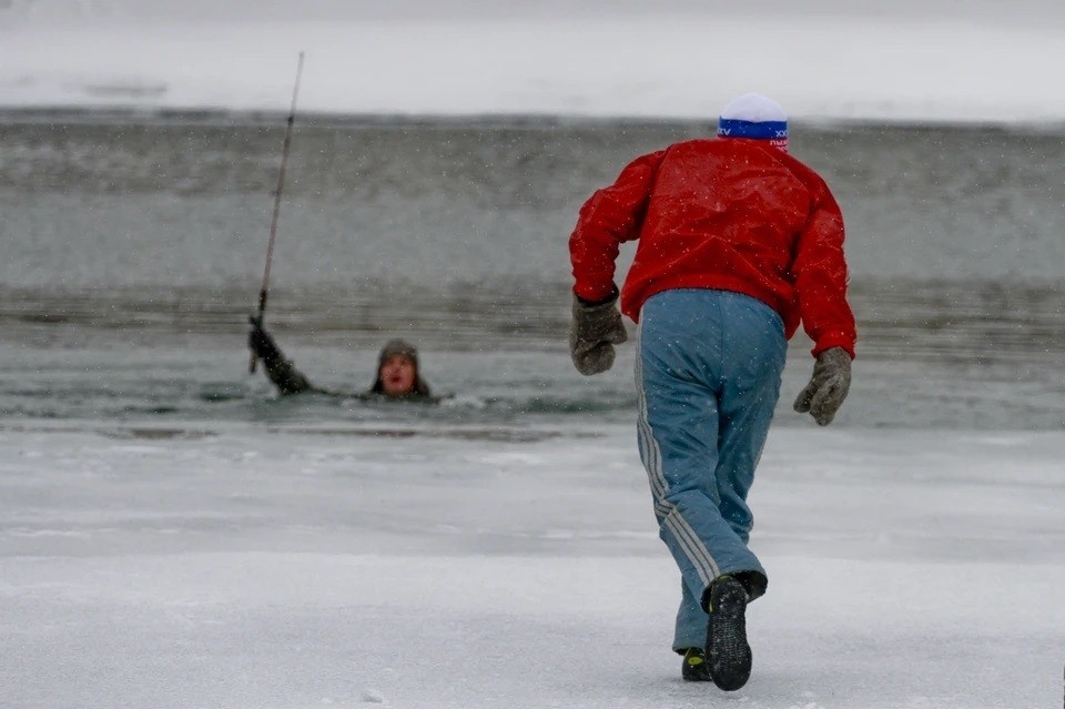    Запрет выхода на лед в Кировской области продлили до 2 января 2026 года Олег УКЛАДОВ