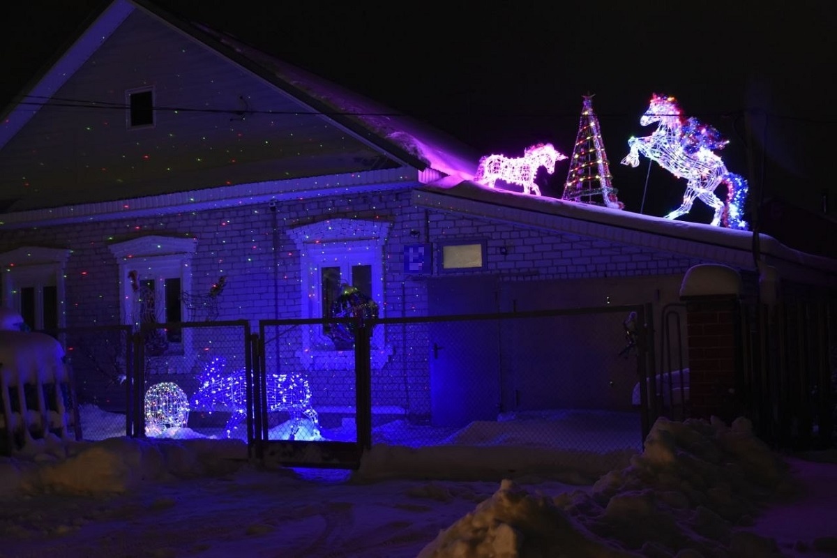    В Новогодние праздники гирлянды будут гореть и по ночам