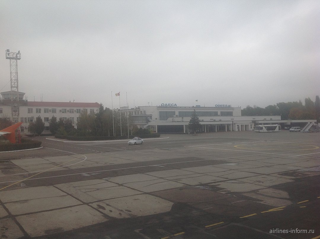    Аэропорт Одесса - вид с перрона