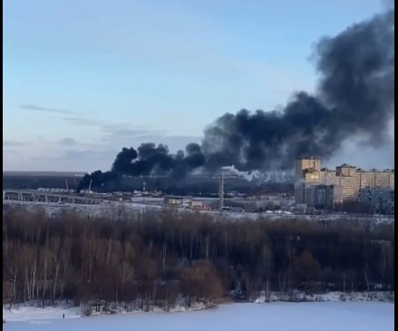    Топливо загорелось на площади 100 кв.м