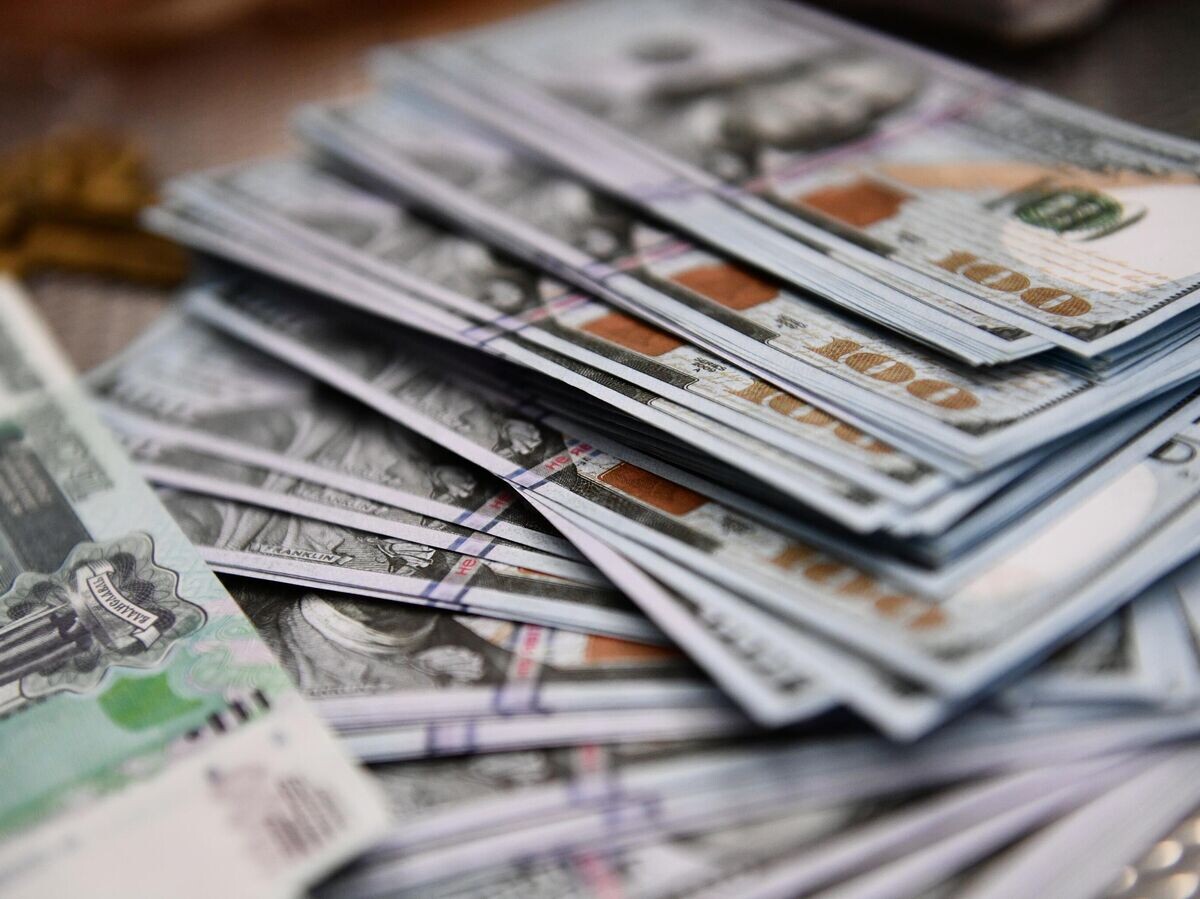    Денежные купюры | © РИА Новости / Павел Лисицын