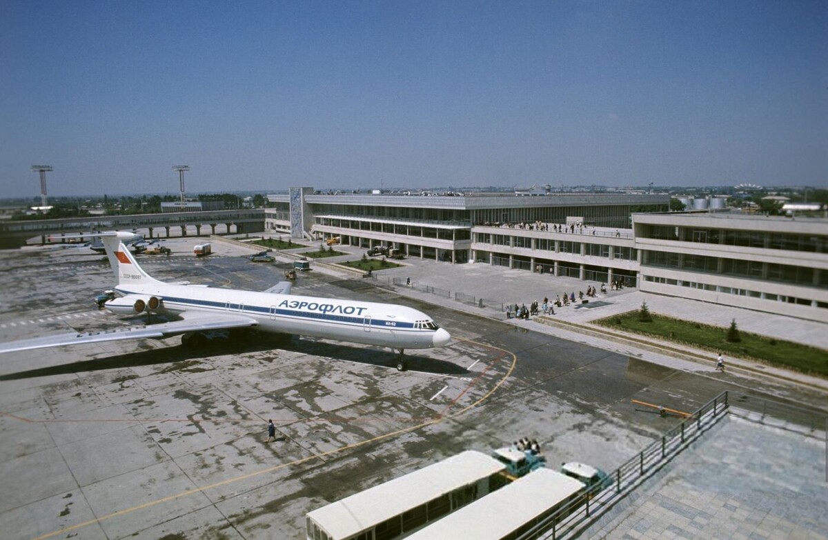 Ил-62 СССР-86691 в аэропорту Ташкент, 1978 г., aviaforum.ru