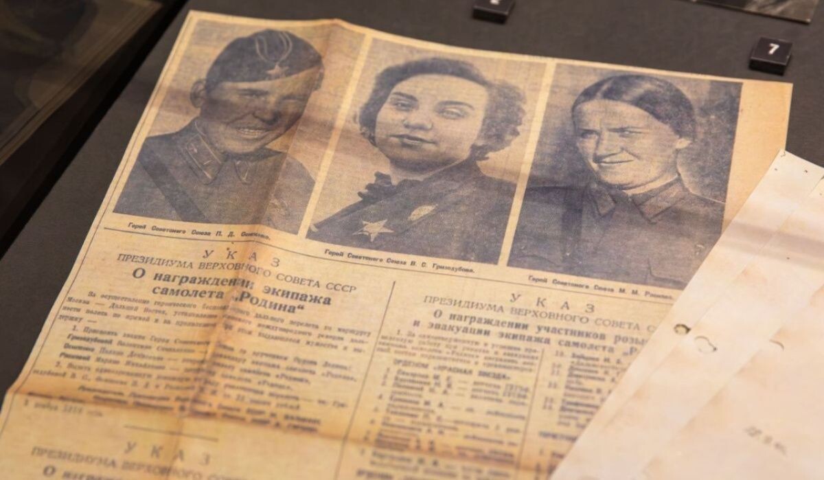     Выставка «Семейные реликвии» о Валентине Гризодубовой в Музее Победы Источник: victorymuseum.ru Автор фото: Пресс-служба Музея Победы