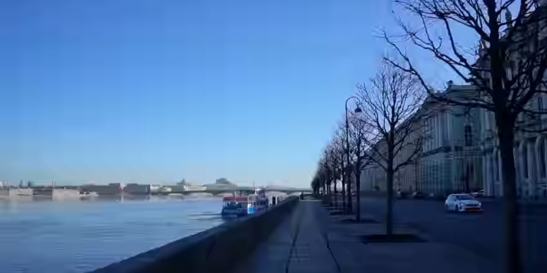 Дворцовая набережная в Санкт-Петербурге