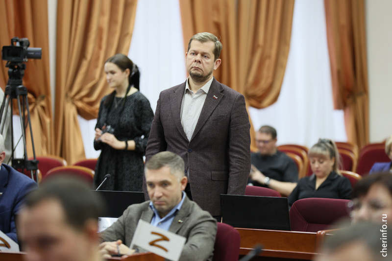    Пост занял Андрей Гуляев. Его кандидатуру депутаты поддержали единогласно.