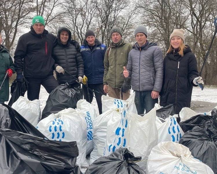    В Курске эковолонтёры провели акции по проекту «Вода России»