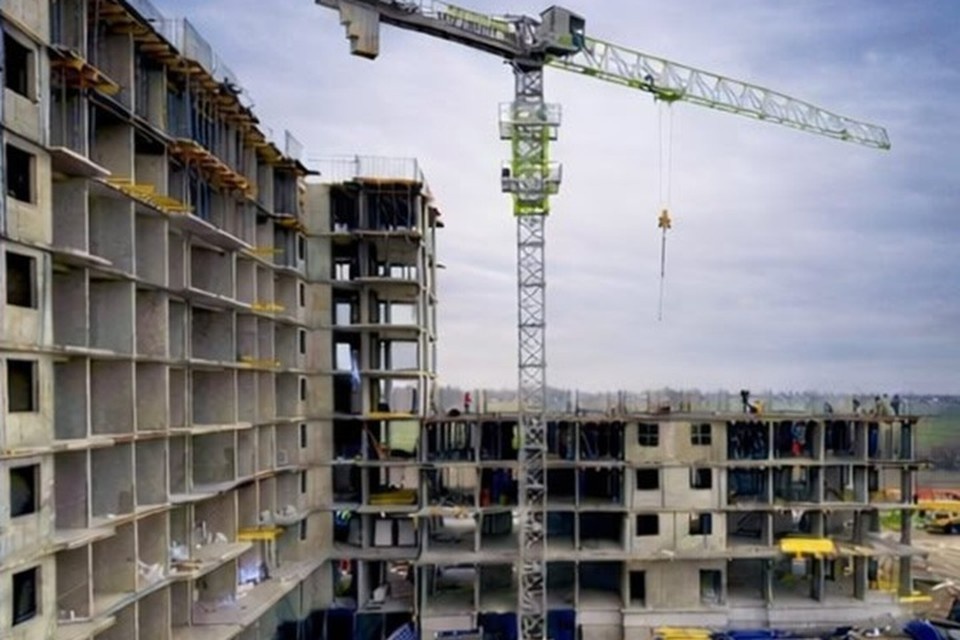    В Скадовске строители выполнили монолитные работы в первом корпусе жилого комплекса «Белые пески». Фото: ТГ-канал губернатора Херсонской области Владимира Сальдо