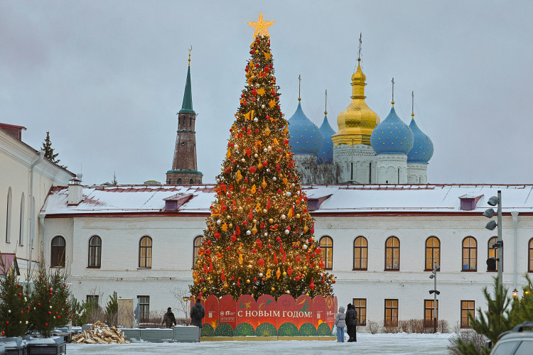 В районах Казани открылось около 20 катков и обустроено 30 новогодних площадок.