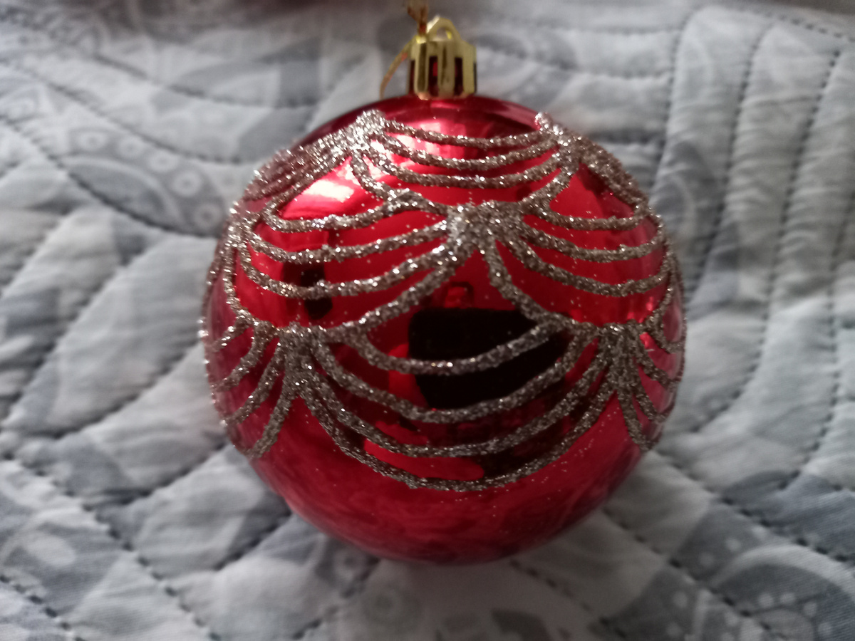 красный шарик