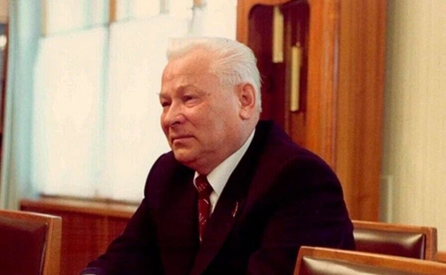 Он хотел восстановить историческую правду в отношении Сталина, но был устранён теми, кто двигал к власти Горбачёва