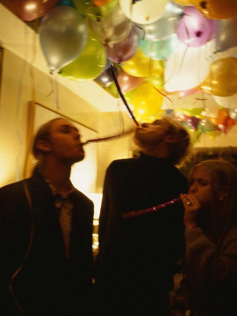 Лукас с братом Виктором и сестрой Невой