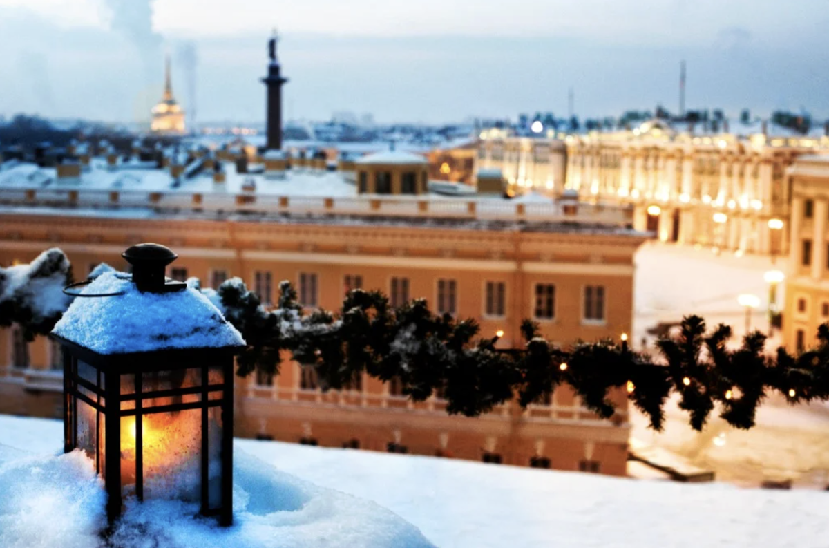     Вид на исторический центр Петербурга