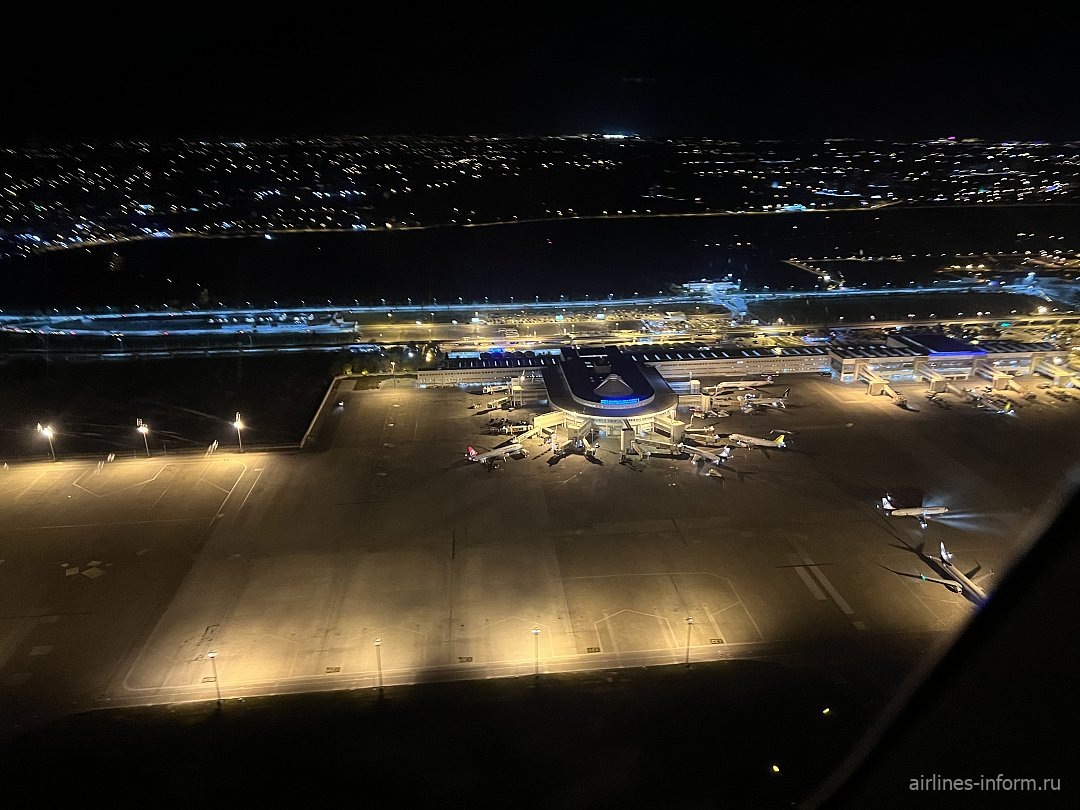    Вид во время взлета на терминал Т1 аэропорта Анталья