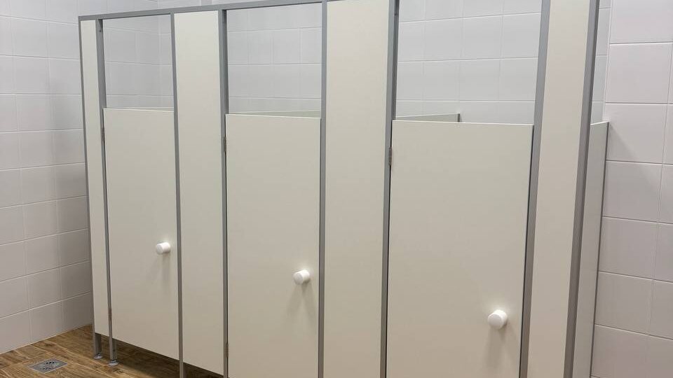 🎨 Как подобрать цвет перегородок под плитку: простая схема из 3 шагов