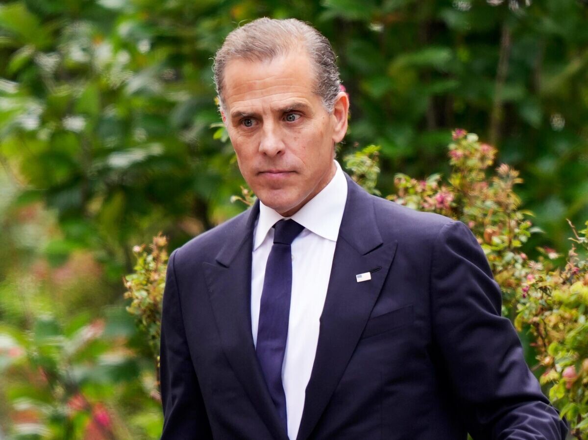    Хантер Байден у здания федерального суда в Уилмингтоне | © AP Photo / Matt Slocum