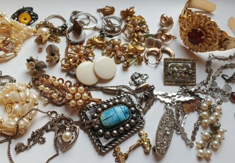 Советская бижутерия: доступная роскошь ушедшего времени