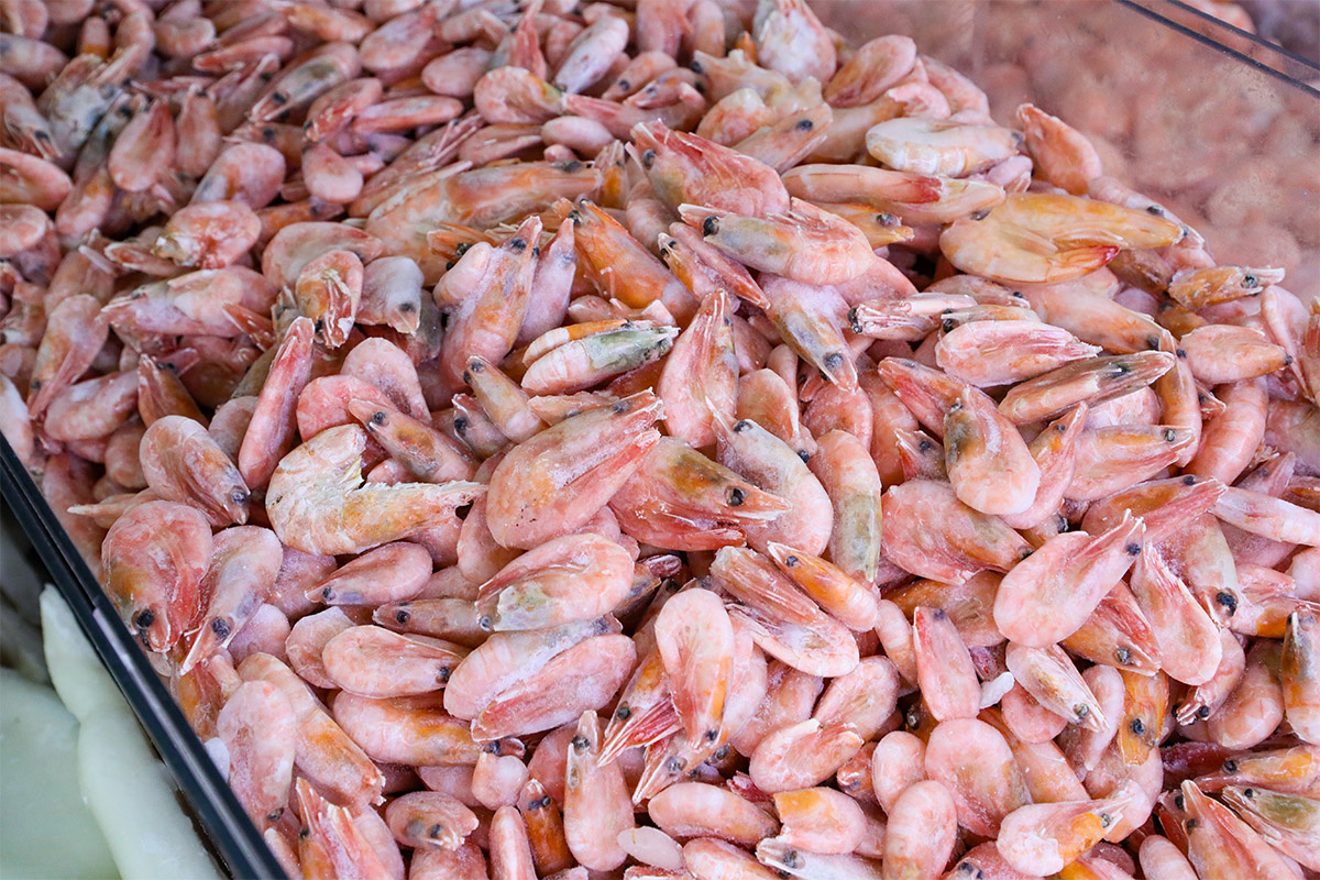 Petrov Sergey / news.ru / Global Look Press📷В российских магазинах чаще всего продают замороженные креветки