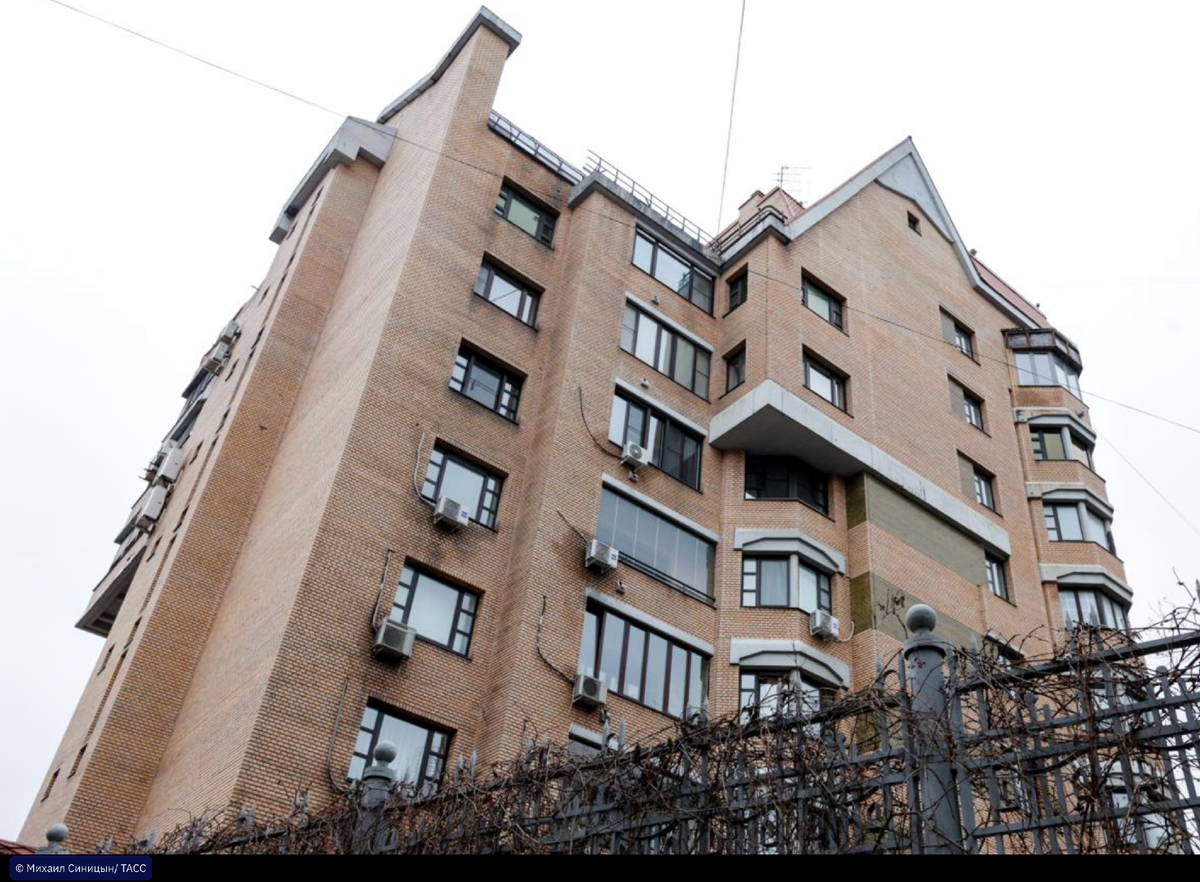 Дом, в котором находится та самя спорная квартира