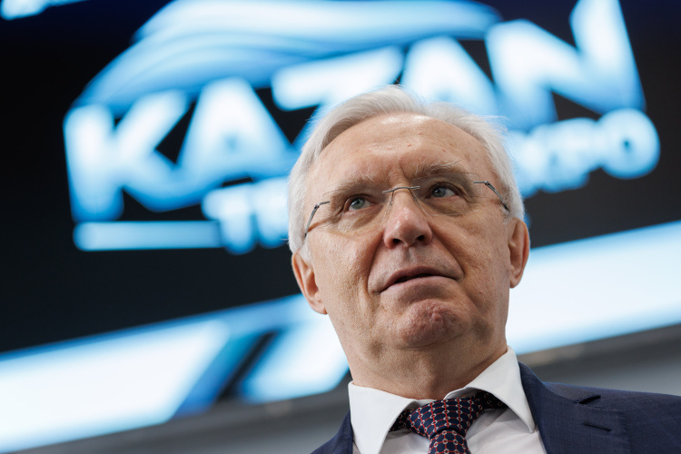    Сергей Когогин признал, что признаков восстановления рынка грузовых автомобилей в 2026-м КАМАЗ пока не видит. В этом году, как ожидается, будет продано 52–55 тыс. грузовых автомобилей, и в следующем «сценарий, вероятно, повторится».   
Фото: «БИЗНЕС Online»