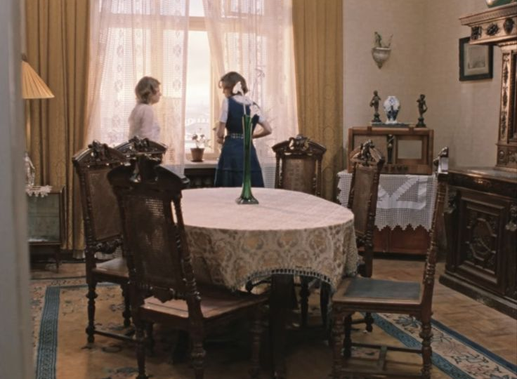 Ностальгия в кадре: вспоминаем как выглядел советский интерьер