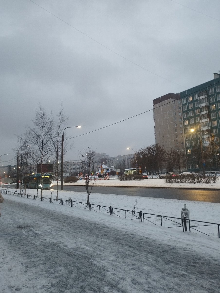 Небольшие мокрые сугробчики