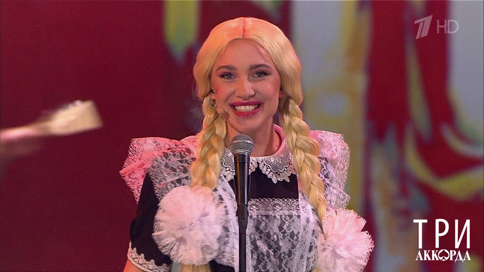 Получается, что у нас пошлость на эстраде идёт от Первого федерального канала. Приведу 2 примера