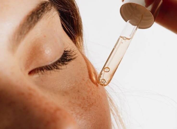 Почему косметологи советуют витамин С для сухой кожи?