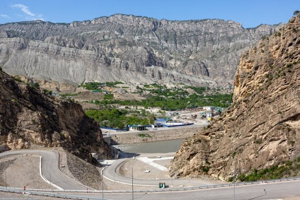 Насыпная галечниковая плотина