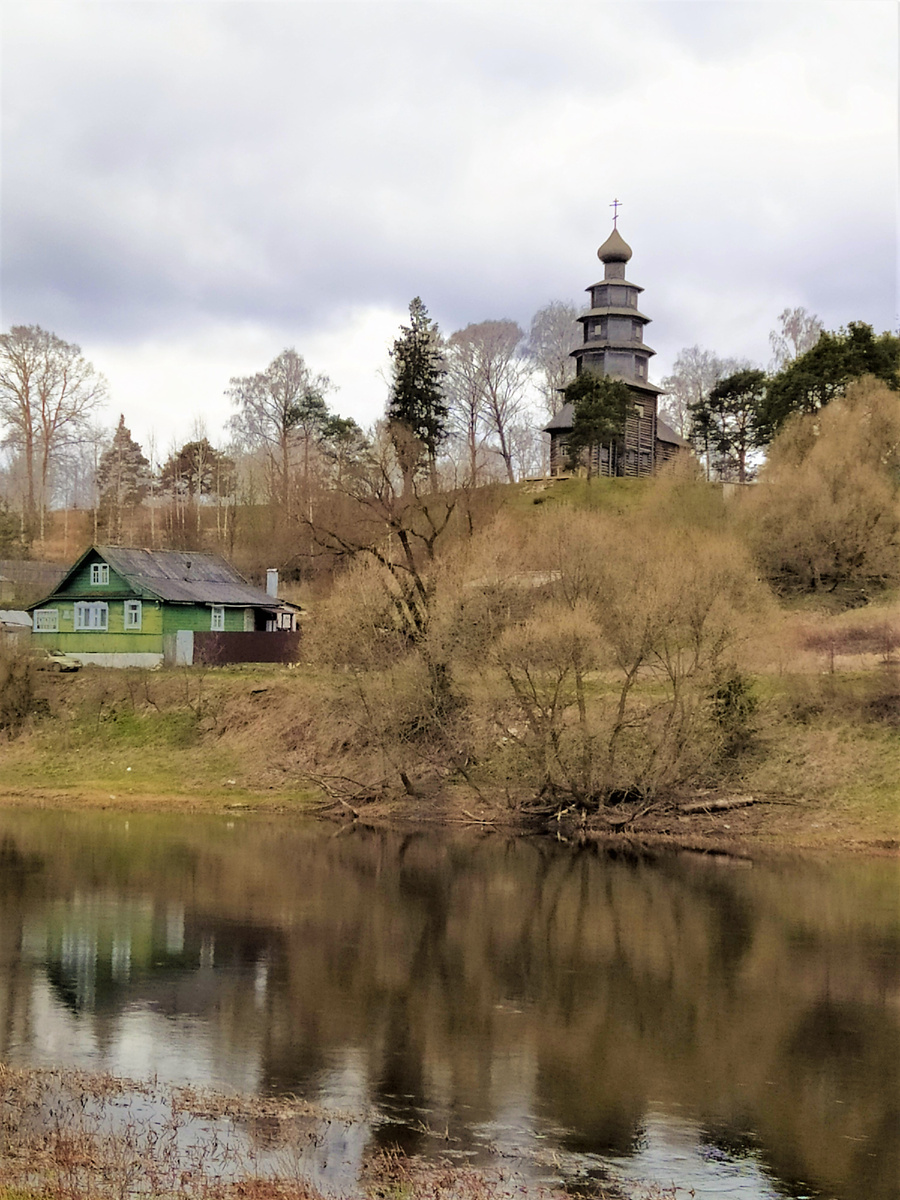 Торжок. Деревянная Тихвинская церковь без единого гвоздя